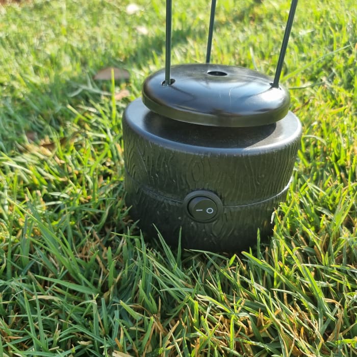 Pigeon Decoy with Three Rotating Pigeons